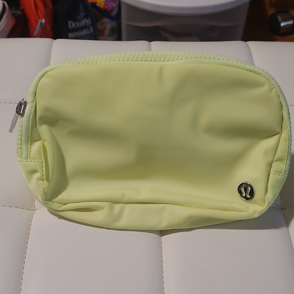 NWT Lululemon Everywhere Belt Bag